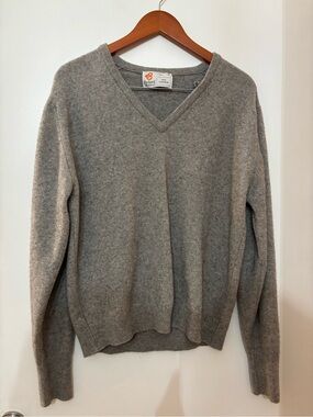 Byford Made in England Men’s Gray 100% Cashmere V Neck Sweater Size 44